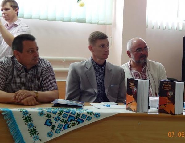 В Академії рекреаційних технологій і права відбулася зустріч з відомим дисидентом. ФОТО