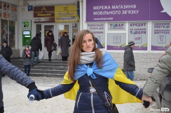 Ланцюг єднання в Луцьку. ФОТО
