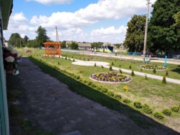 Пам’ять про Героя: дітлахи облаштували Алею Слави