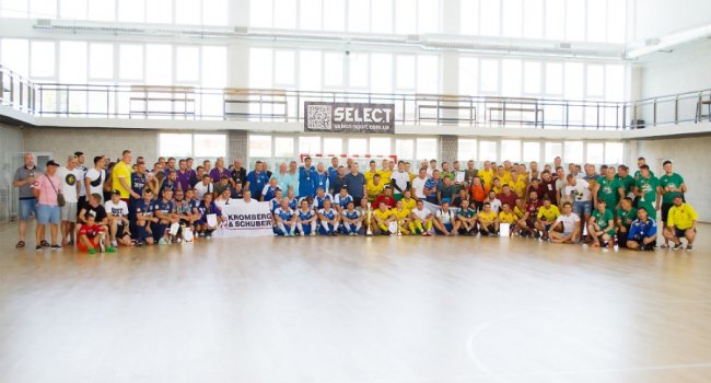 Футбольна команда луцького заводу «Кромберг енд Шуберт» – бронзовий призер всеукраїнських змагань в Одесі