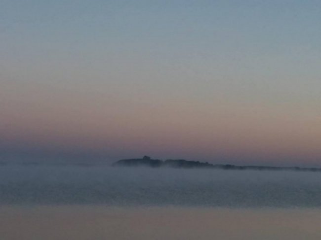 Осінній світанок на Світязі. ФОТО