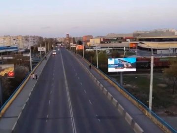 У Луцьку встановили відеоекран замість старенького білборда. ФОТО