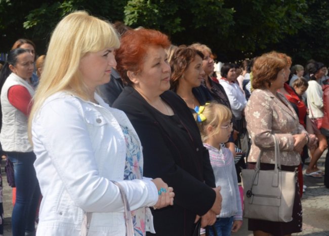 У жовто-блакитному одязі та з парасолями: у Ковелі відзначили День Прапора