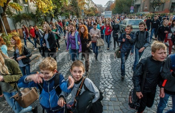 Освітній бунт в Ужгороді. ФОТО. ВІДЕО