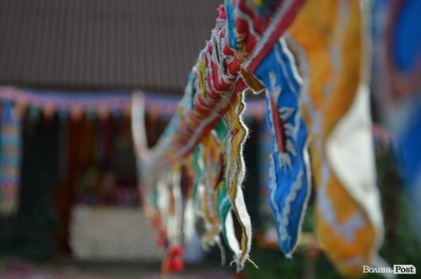 Прикраси для храми шили вручну 