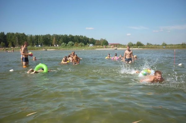 На Світязі для дітей організували спортивне свято на воді. ФОТО