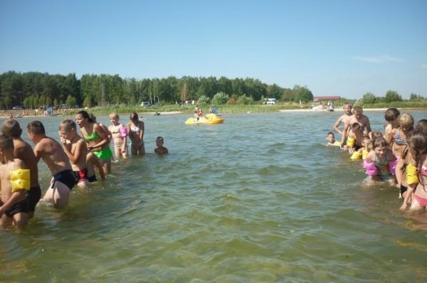 На Світязі для дітей організували спортивне свято на воді. ФОТО