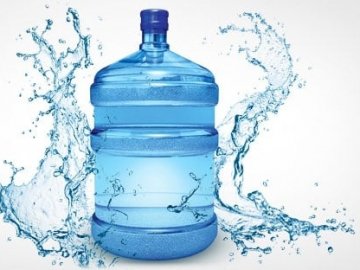 У Луцьку перевірили якість бутильованої води: які марки виявилися найкращими. ВІДЕО