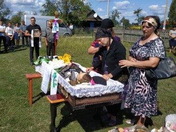 «Після посту планували весілля»: на Волині попрощалися із загиблим учасником АТО. ФОТО