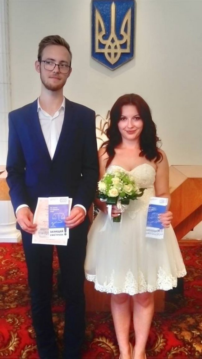 За місяць у місті на Волині 9 пар одружилось «за добу». ФОТО