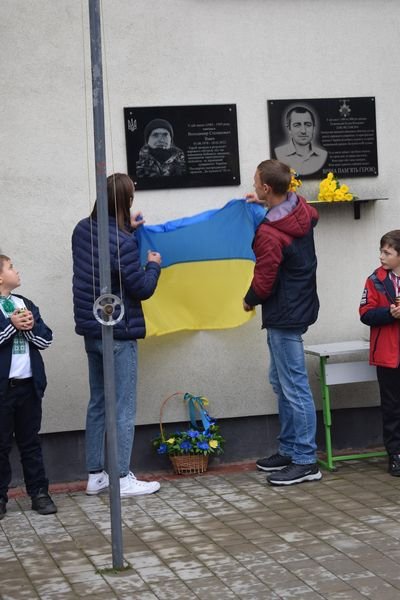 У Зимнівському ліцеї відкрили меморіальну дошку на честь загиблого воїна Володимира Зімича