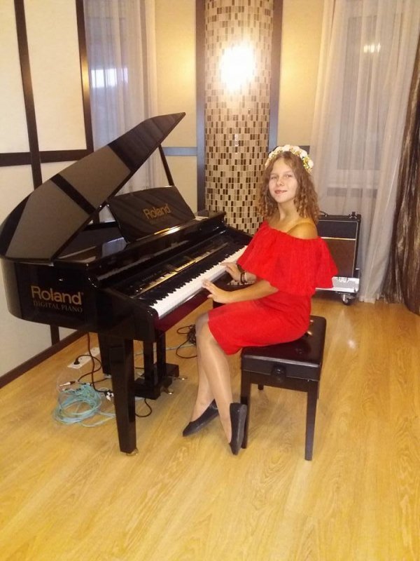 Донька Героя з Волині навчається вокалу у Пономарьова. ФОТО