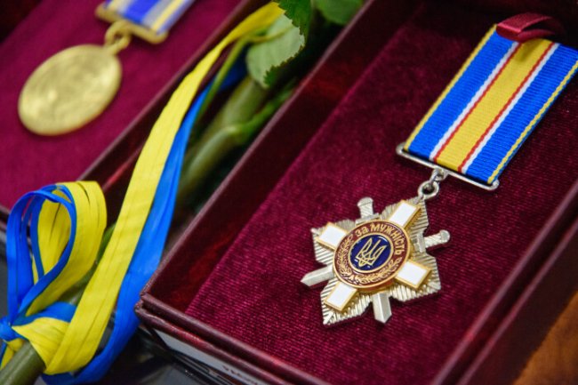 У Луцьку вручили державні нагороди родинам загиблих захисників. ФОТО