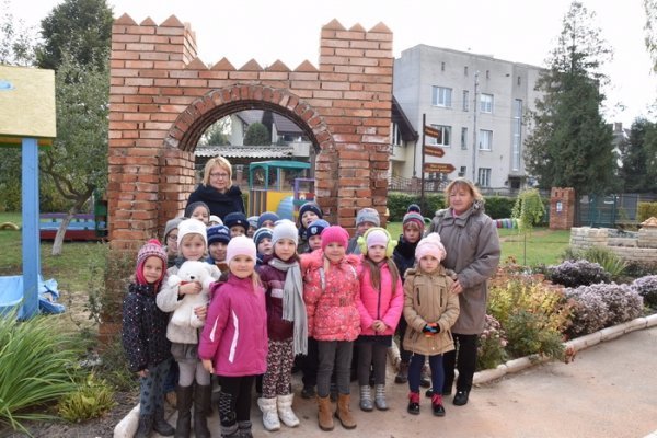 У Луцьку в дитсадку №26 звели міні-замок. ФОТО