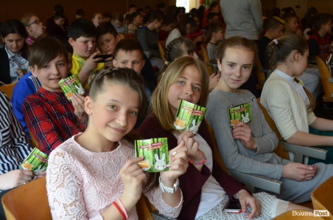 Еко-тематика в тренді: ще одна луцька школа долучилася до популярної акції. ФОТО