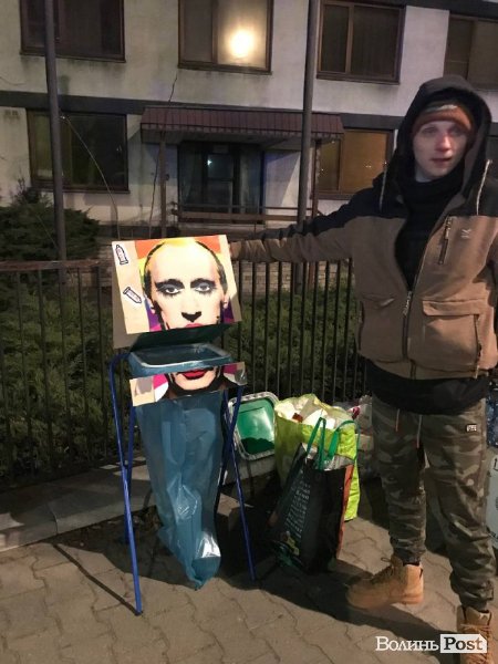 «Слава ЗСУ»: волинська студентка показала антипутінський мітинг у Варшаві. ФОТО 