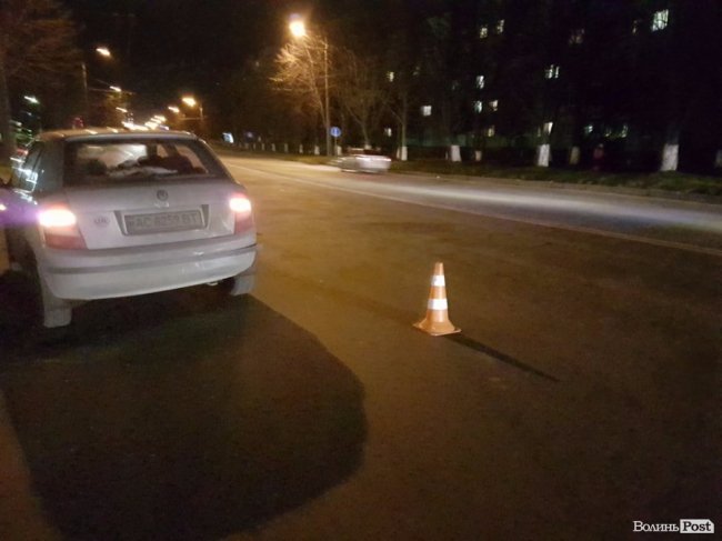 Поблизу луцької лікарні зіткнулися фургон і легковик