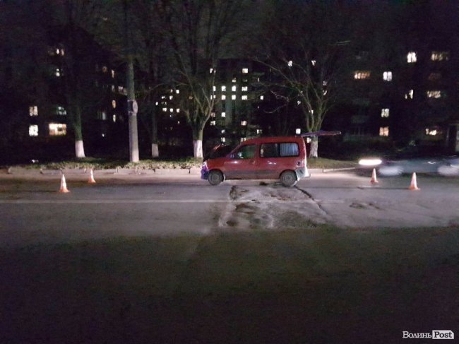 Поблизу луцької лікарні зіткнулися фургон і легковик