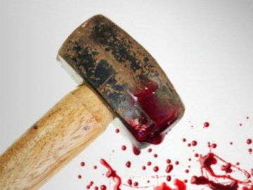 У Луцьку неповнолітній студент намагався вбити рідну матір