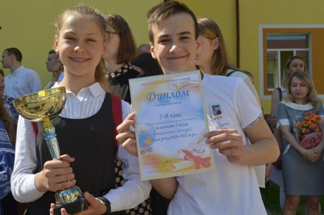 Як у школах Ковеля провели останній дзвоник. ФОТО