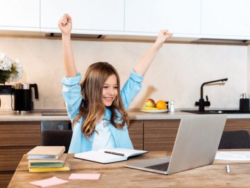 Досі за кордоном перебувають 8 300 школярів Луцької громади. ВІДЕО