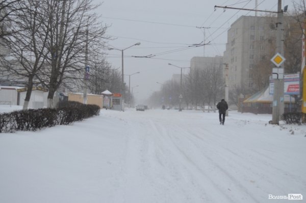 Снігові «страждання» пасажирів Луцька. ФОТО