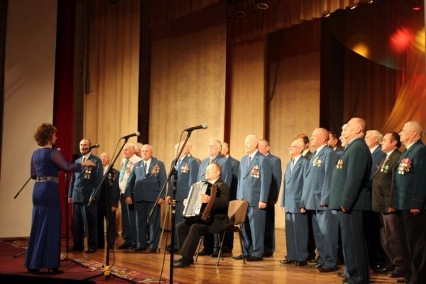 З пошаною і турботою вітали тих, хто мудрий літами. ФОТО