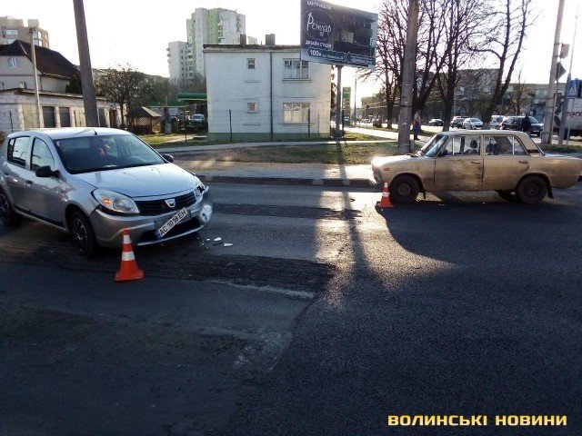 У Луцьку – подвійна ДТП: винуватець аварії втік. ФОТО