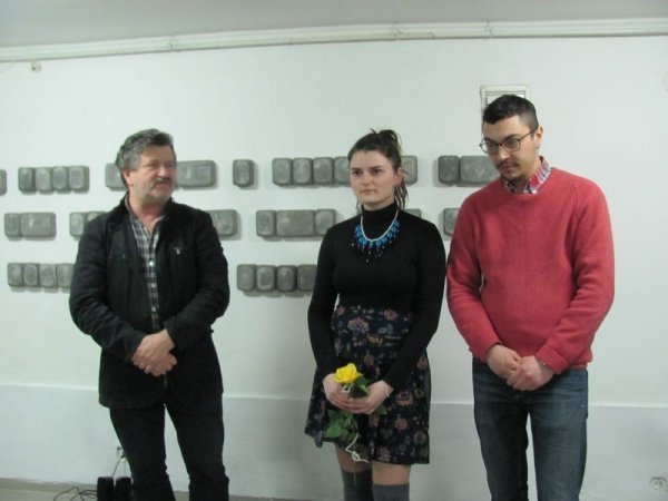 Інсталяція в Луцьку: бруківка «перекочувала» з Майдану до митців. ФОТО