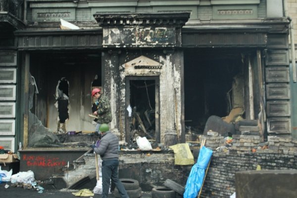 Майдан святкує. ФОТО