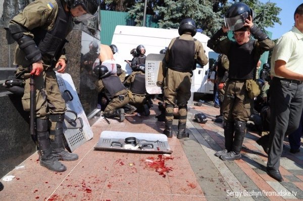 Вибух бойової гранати біля ВРУ, є загиблі. ФОТО. ОНОВЛЕНО