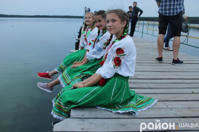 Сотні людей і величезне вогнище: як на Купала відтворювали язичницькі традиції у Шацьку. ФОТО. ВІДЕО