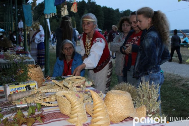 Сотні людей і величезне вогнище: як на Купала відтворювали язичницькі традиції у Шацьку. ФОТО. ВІДЕО