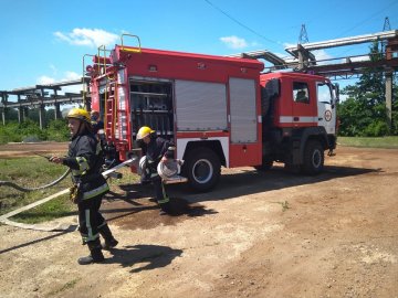 У Луцьку горіло підприємство. ФОТО