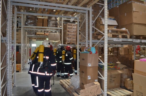 Під Луцьком - «пожежа» на фабриці. ФОТО. ВІДЕО