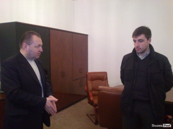 «Правий сектор» прийшов до губернатора Волині. ФОТО