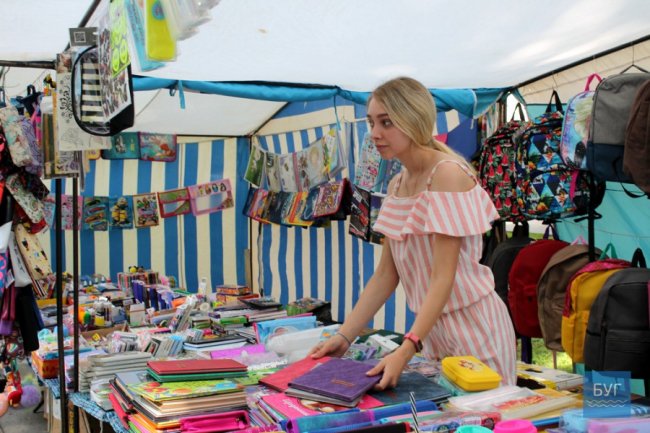 Розповіли, скільки коштує закупитись на шкільному ярмарку у волинському місті. ФОТО