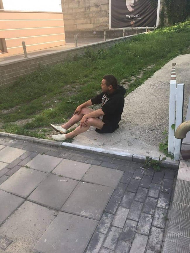 У центрі Луцька муніципали  рятували п'яного чоловіка