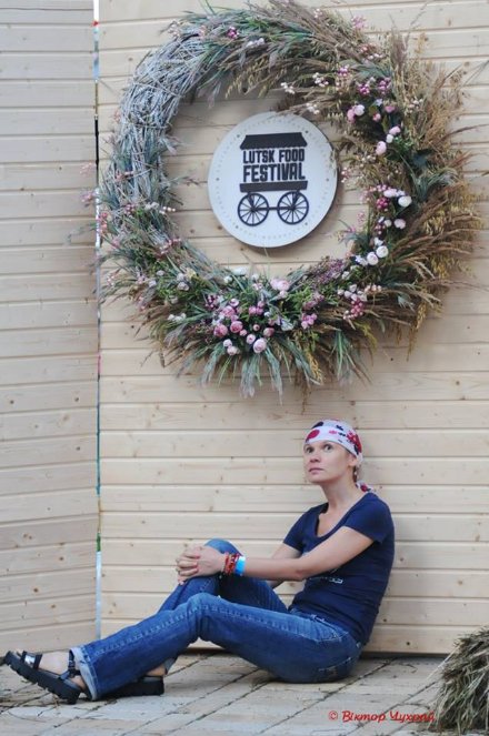 Селфі, їжа і дівчата: луцький фудфест на фото