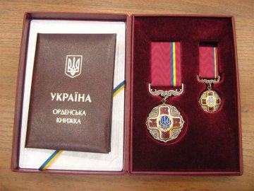 Волинського волонтера Порошенко нагородив орденом