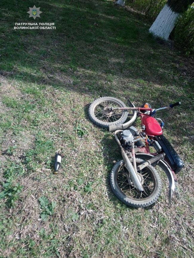 У Луцьку п'яний водій покинув мопед і втікав від патрульних