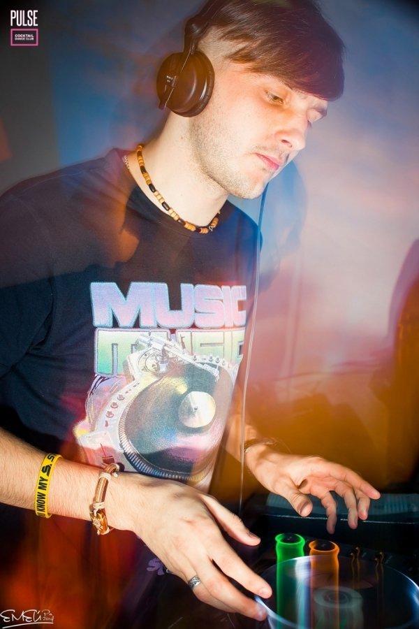 Телеведуча Василіса Фролова розважала лучан на День закоханих. ФОТО