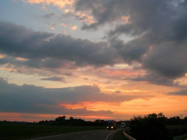 Небо над Жидичином. 23 липня 2013 року. Село Жидичин Ківерцівського району.  Автор - Юрій Ричук