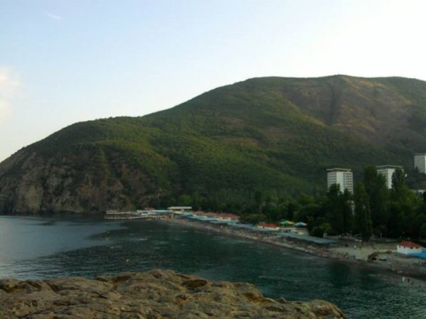 Крим, смт. Партеніт Фото зроблено з гори 