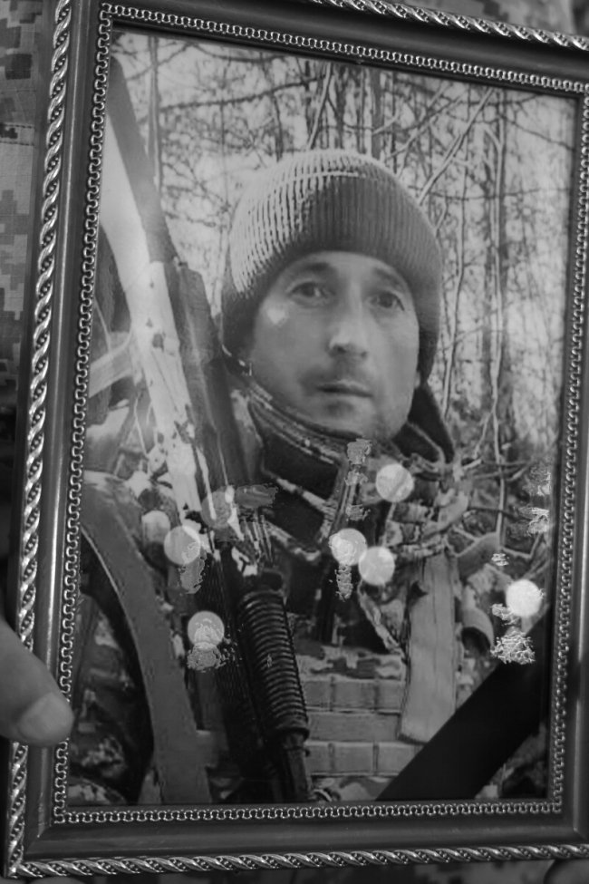 Лучани попрощалися із Героєм Романом Гаврилюком