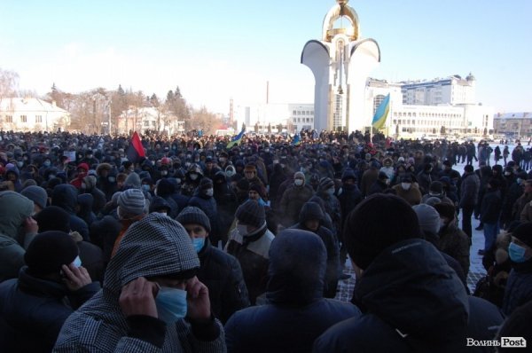 Після 10:00 кількість людей збільшилася майже удвічі