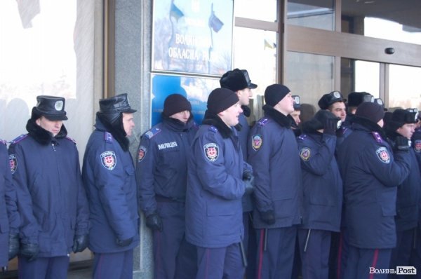 Волинська ОДА: штурм, який не відбувся. ФОТОРЕПОРТАЖ
