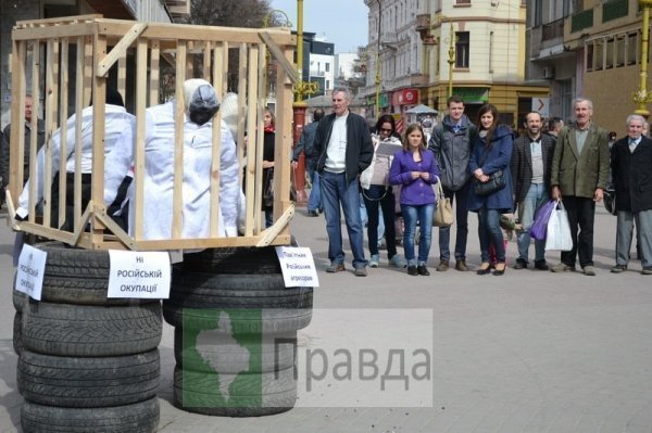 В Івано-Франківську встановили «пам’ятник російським агресорам». ФОТО