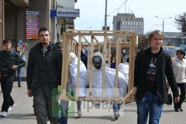 В Івано-Франківську встановили «пам’ятник російським агресорам». ФОТО