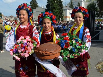 Співи, танці та усмішки: як Луцьк святкує День Незалежності